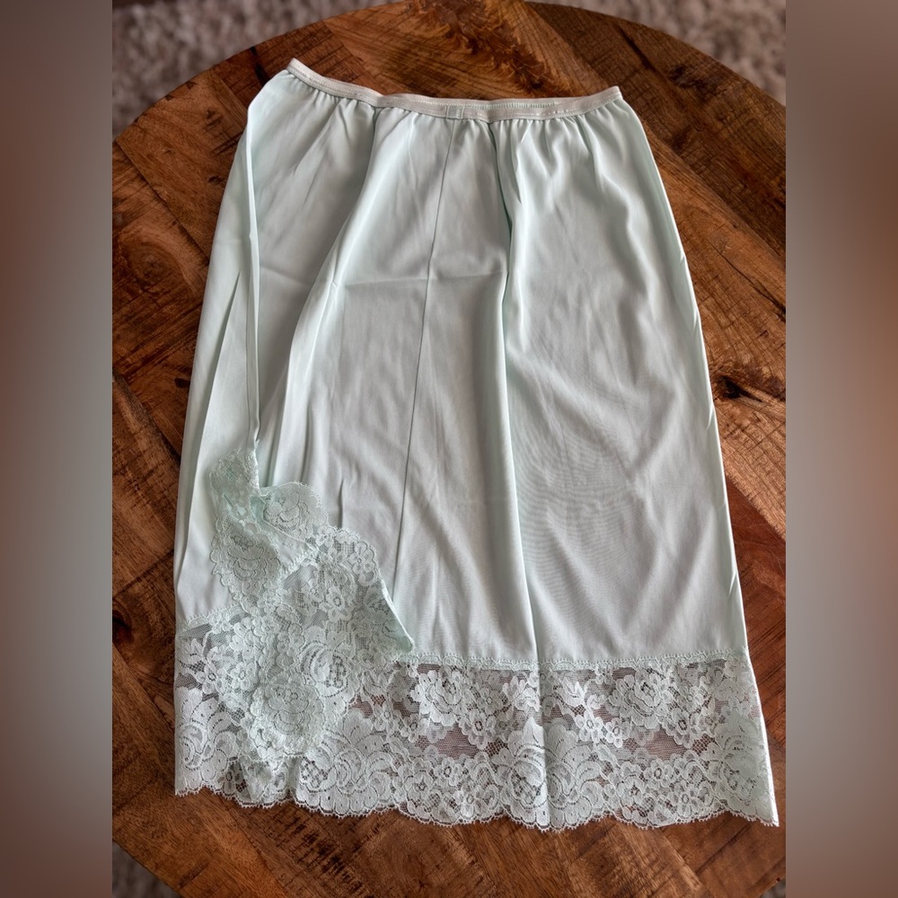 Vintage Lace Half Slip BABY BLUE Sz M Vanity Fair Meduim